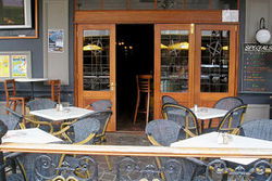 The Fox Ale House - Redcliffe Tourism 1