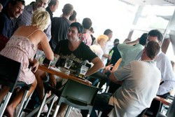 Top End Hotel - Redcliffe Tourism 1