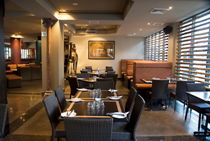 Monsoons Restaurant And Party Bar - Redcliffe Tourism 2