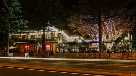 The Left Bank - Redcliffe Tourism 4