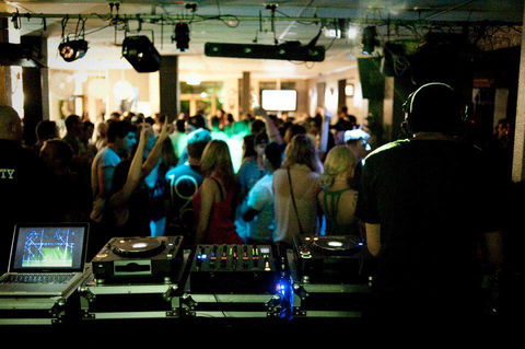 Rugantino Restaurant - Redcliffe Tourism 1