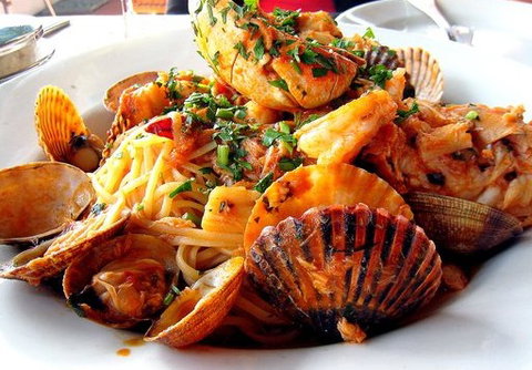 Baveras - Redcliffe Tourism 0