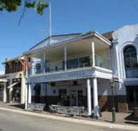 Mount Pleasant Hotel - Redcliffe Tourism