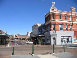 Robin Hood Hotel - Redcliffe Tourism 0