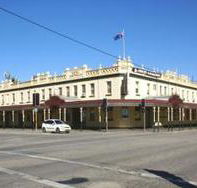 Soden's Australia Hotel - Redcliffe Tourism