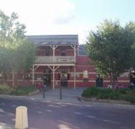 Alpine Hotel - Redcliffe Tourism
