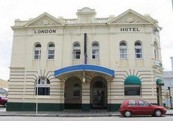 The London Hotel - Redcliffe Tourism 0