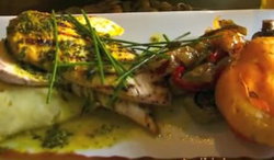 The Queenscliff Historic Royal Hotel - Redcliffe Tourism 2