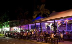 The Courthouse Hotel Port Douglas - Redcliffe Tourism 2