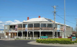 The Oxford Bathurst - Redcliffe Tourism 3