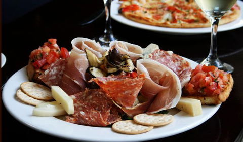 Giovanni's Restaurant & Pizzeria - Redcliffe Tourism 1