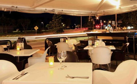 Cafe Fresh Lounge Bar & Shinsen Restaurant - Redcliffe Tourism 0