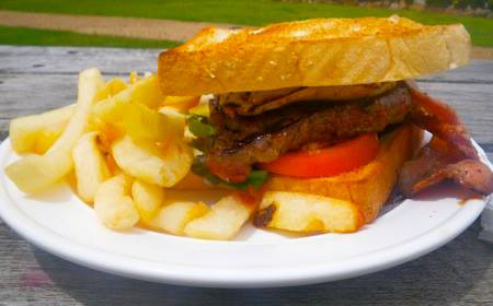 Maleny Hotel - Redcliffe Tourism 3