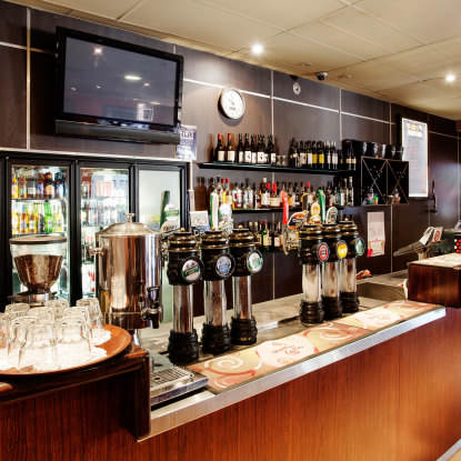 Upper Ross Hotel - Redcliffe Tourism 5