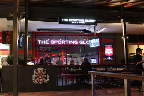 The Sporting Globe Bar & Grill - Redcliffe Tourism 0