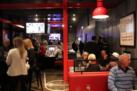 The Sporting Globe Bar & Grill - Redcliffe Tourism 1