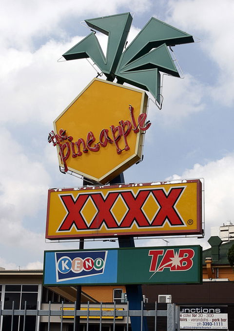 Pineapple Hotel - Redcliffe Tourism 0