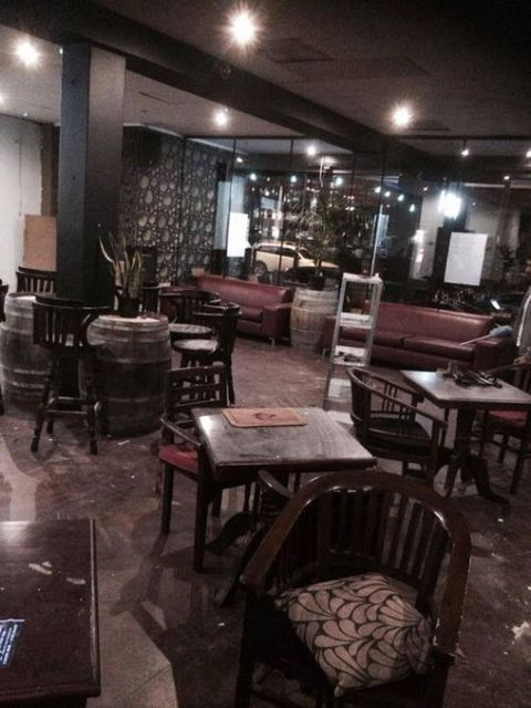 Luxor Bar - Redcliffe Tourism 0