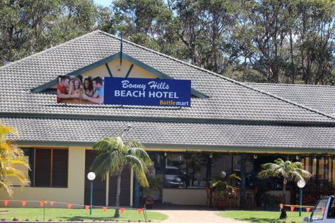 Bonny Hills Beach Hotel - Redcliffe Tourism 1