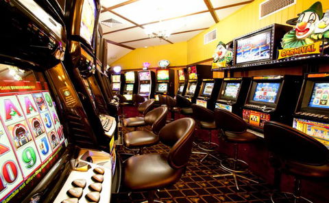 The Gem Hotel - Redcliffe Tourism 3