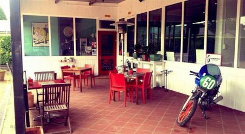 Rockabellas Roadside Diner - Redcliffe Tourism 1