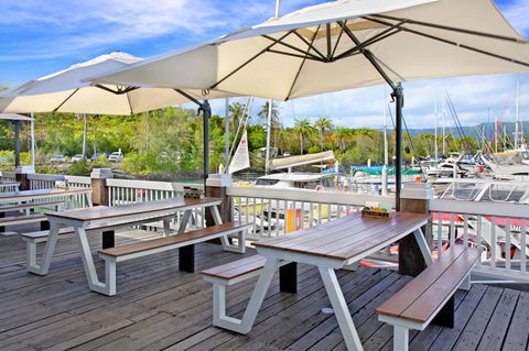 Hemingway's Brewery Port Douglas - Redcliffe Tourism 0