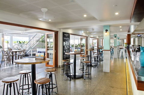 Hemingway's Brewery Port Douglas - Redcliffe Tourism 4