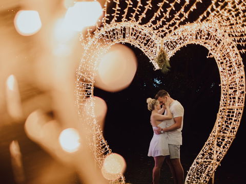 Christmas Lights Spectacular At Hunter Valley Gardens - Redcliffe Tourism 0