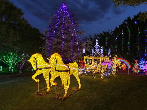 Christmas Lights Spectacular At Hunter Valley Gardens - Redcliffe Tourism 2