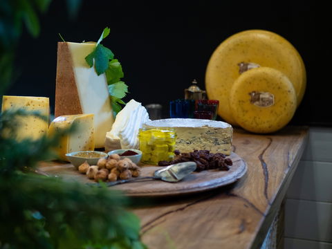 Taste Yarra Valley - Tasting Flights: Wine And Cheese - Redcliffe Tourism 1
