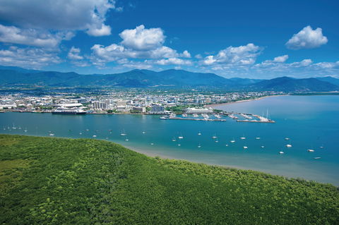 7 Cairns Marathon - Redcliffe Tourism 1