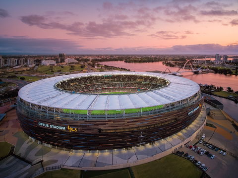 Fremantle Dockers V West Coast Eagles - AFL Round 7 - Redcliffe Tourism 1
