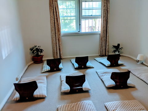 Introduction To Meditation: Know Your Mind And Learn How To Free Your Mind - Redcliffe Tourism 1