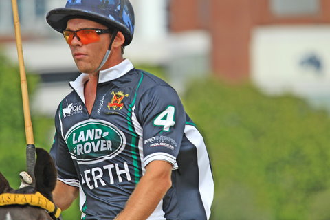 Land Rover Polo In The City - Redcliffe Tourism 1