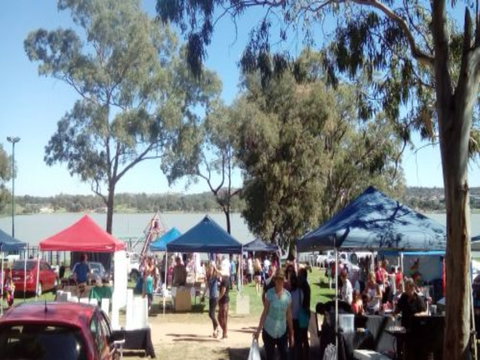 Markets By The Lake - Redcliffe Tourism 0
