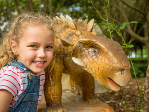 Mega Creatures At Hunter Valley Gardens - Postponed - Redcliffe Tourism 2