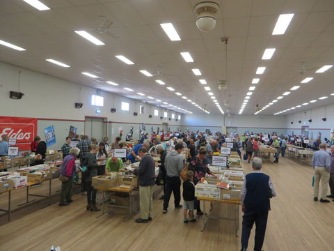 Rotary Club Of Wagga Wagga - Book Fair - Redcliffe Tourism 1