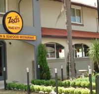 Zed's At The Inn - Redcliffe Tourism