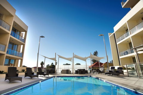 Quest Scarborough - Redcliffe Tourism 0