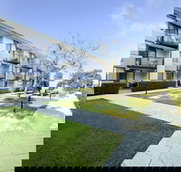 Lodestar Waterside Apartments - Redcliffe Tourism