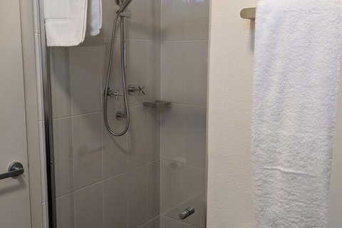 Dawson Motor Inn - Redcliffe Tourism 6