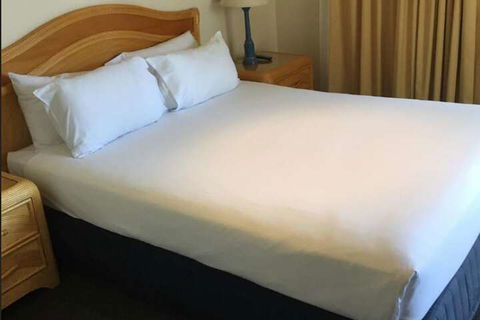 Aqualuna Beach Resort - Redcliffe Tourism 7