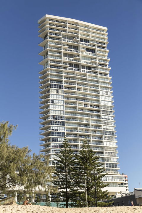 ULTIQA Air On Broadbeach - Redcliffe Tourism 1