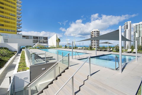 ULTIQA Air On Broadbeach - Redcliffe Tourism 5