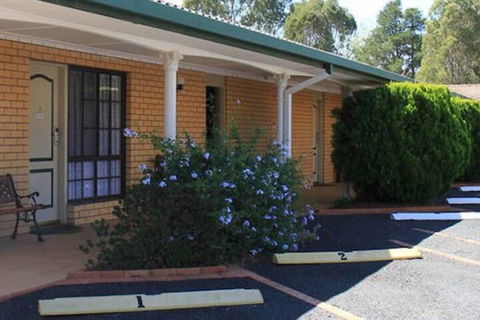 Hilltops Retreat Motor Inn - Redcliffe Tourism 3