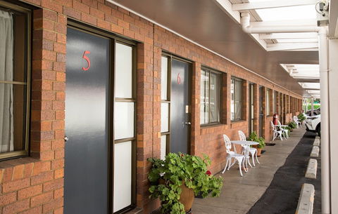 Country Pathfinder Motor Inn - Redcliffe Tourism 2