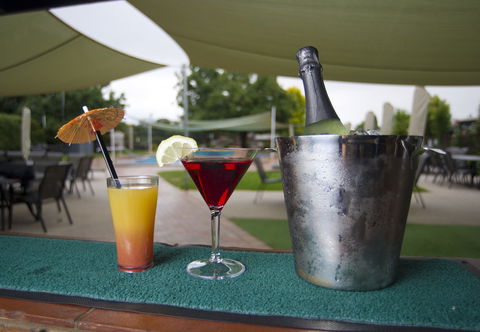 Alzburg Resort - Redcliffe Tourism 6