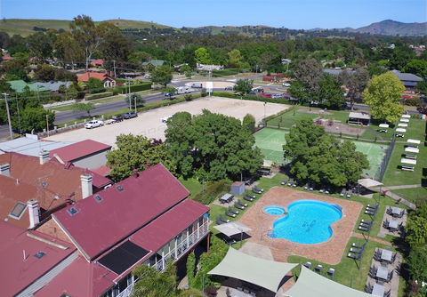 Alzburg Resort - Redcliffe Tourism 3