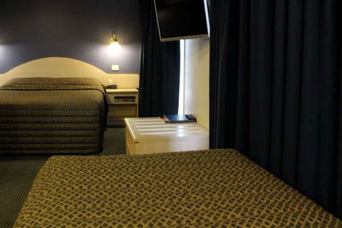Armidale Motel - Redcliffe Tourism 4