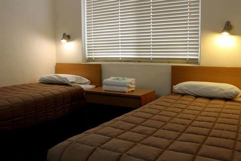 Armidale Motel - Redcliffe Tourism 3